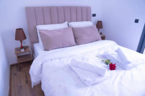 PI102- Stylish and Functional 1 BR Apartment at the center of Belvedere